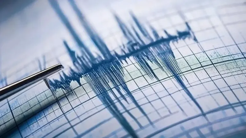 Filipinler Sallandı! 7.4'lük Deprem Sonrası Tsunami Alarmı!