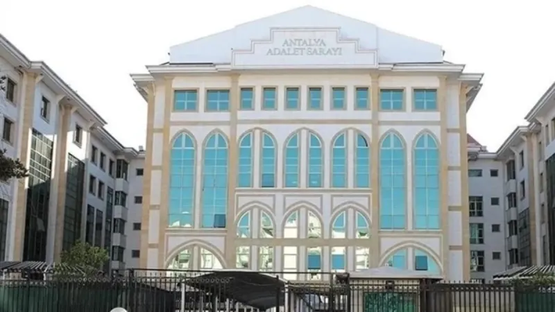 Antalya Büyükşehir Belediyesi'ne yönelik rüşvet soruşturmasında gelişme! 2 tutuklama