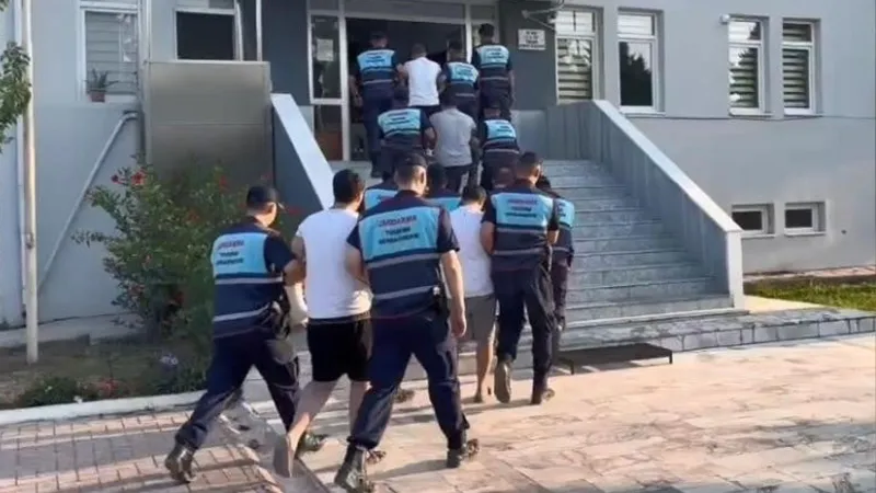 Aydın'da tur otobüsüne saldıran şüpheliler tutuklandı