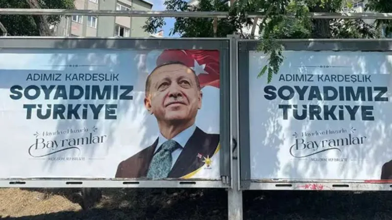 AKP'de Billboard Krizi! İstifa Rüzgarları mı Esiyor?