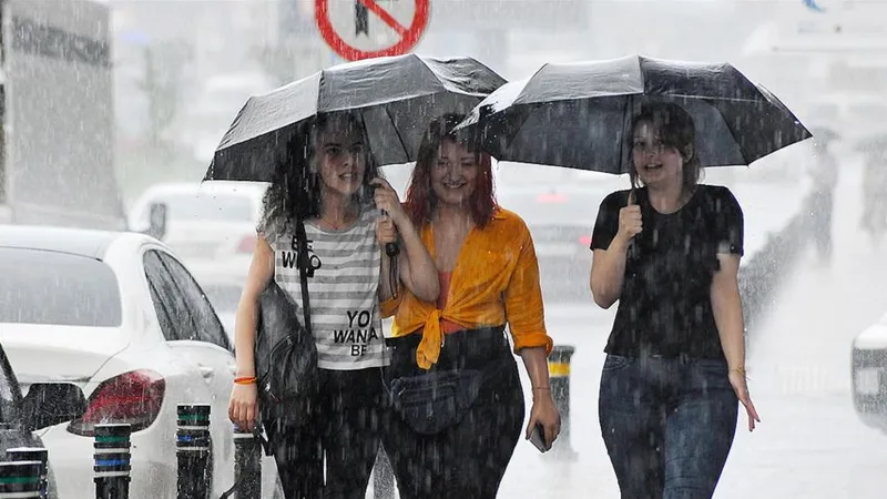 Bu 13 şehirde yaşayanlar dikkat! Meteoroloji 12 Haziran Perşembe günü gök gürültülü sağanak yağış için uyardı!