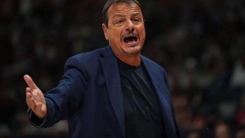 Ertelenen eşleşmede yine olay çıktı: Ergin Ataman atıldı!
