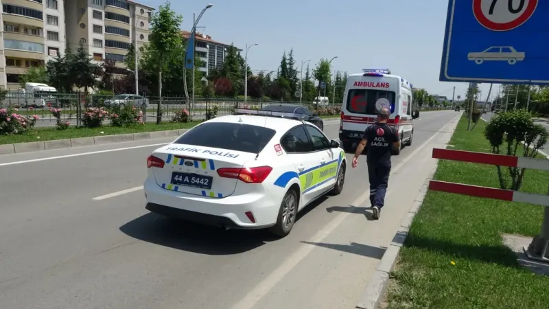 Eşi ile tartıştığı iddia edilen kadın seyir halindeki araçtan atladı