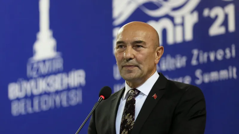 Eski İzmir Büyükşehir Belediye Başkanı Tunç Soyer, yolsuzluk soruşturmasında tutuklandı
