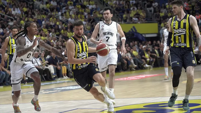 Fenerbahçe Beşiktaş'ı Devirdi! Final Serisinde 2-0 Öne Geçti