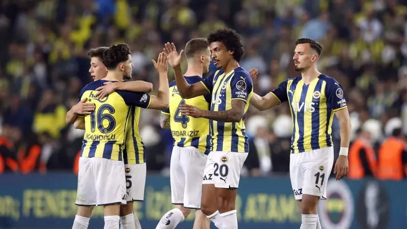 Galatasaray Fenerbahçe'nin eski yıldızını istedi! Büyük şok