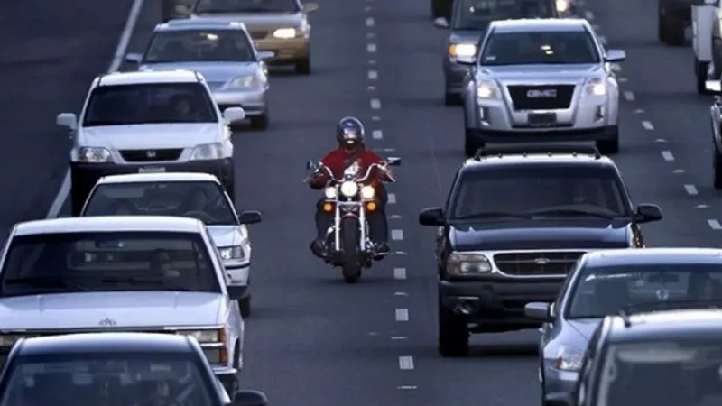 Sürücüler Dikkat! Yeni Zorunluluk: Kask Takmayan Yandı!