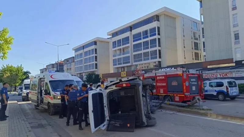  İhbara giden ekip otosu takla attı: 2'si polis, 5 yaralı