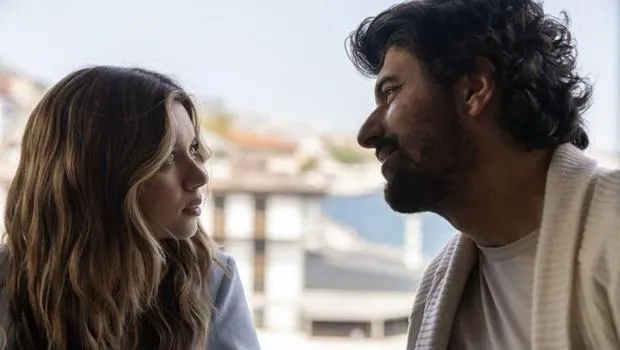 Engin Akyürek ve Afra Saraçoğlu'ndan İstanbul'a Aşk Dolu Tanıtım!