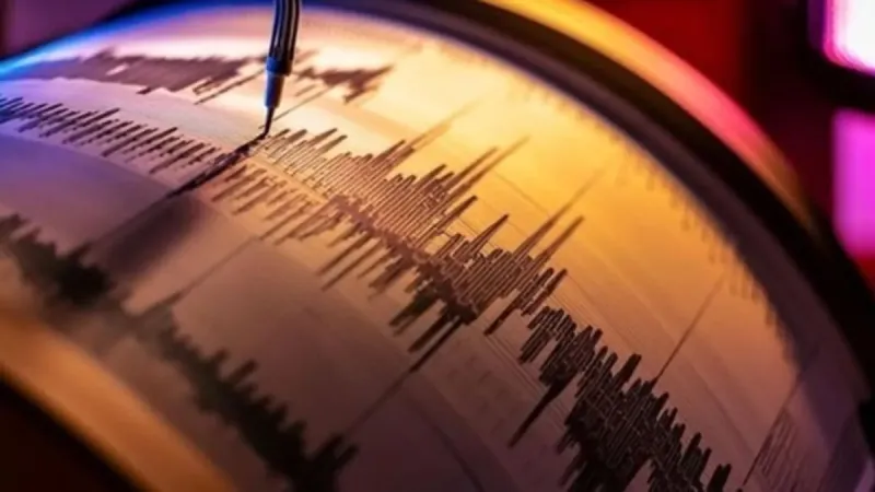 İran Sallandı! İsfahan'da 5.3 Şiddetinde Deprem Paniği