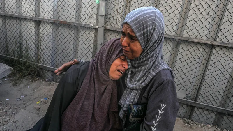 İsrail 8 günde insani yardım bekleyen 102 Filistinliyi öldürdü