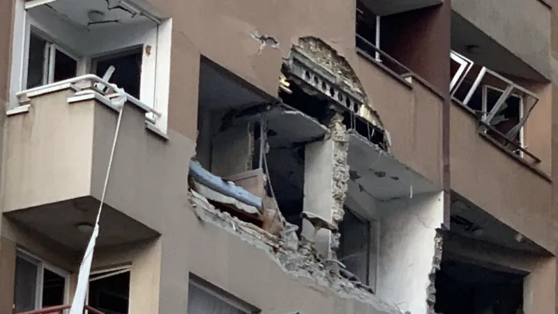 İsrailin saldırılarında İran Devrim Muhafızları Komutanı öldü