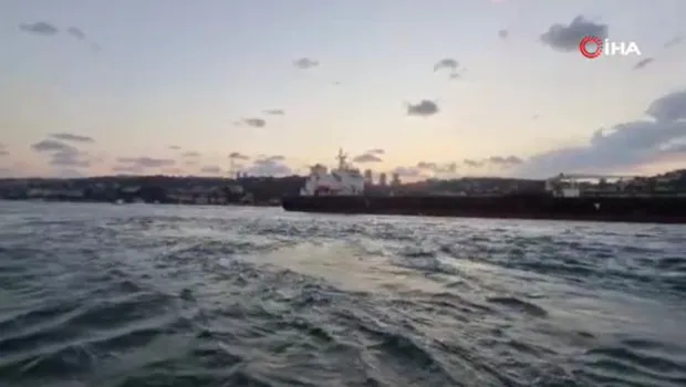 İstanbul Boğazı'nda gemi arızası! Boğaz gemi trafiğine kapatıldı