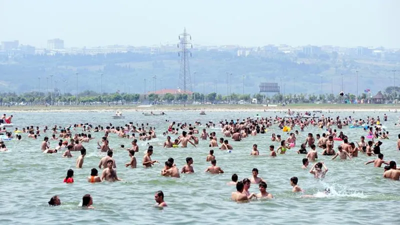 İstanbul'da Deniz Suyu Kaynıyor Mu? İşte Şok Eden Sıcaklık!