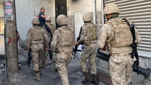 İstanbul'da narkotik operasyonları: 3 gözaltı