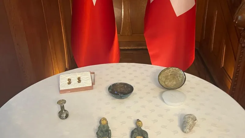 İsviçre, 7 parça tarihi eseri daha Türkiye'ye iade etti