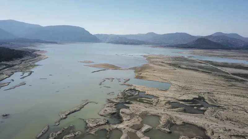 İzmir Susuz mu Kalıyor? Yer Altı Suları Alarm Veriyor!