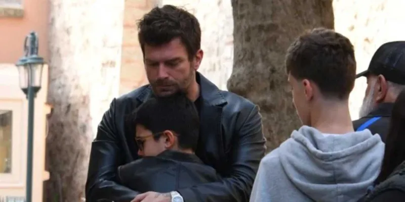 Kıvanç Kasabalı Yıkıldı! Kıvanç Tatlıtuğ'dan Anlamlı Destek