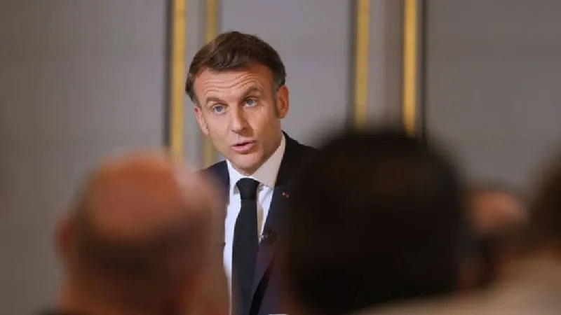 Macron'dan itidal çağrısı: İsrail'in güvenliğini önemsiyoruz