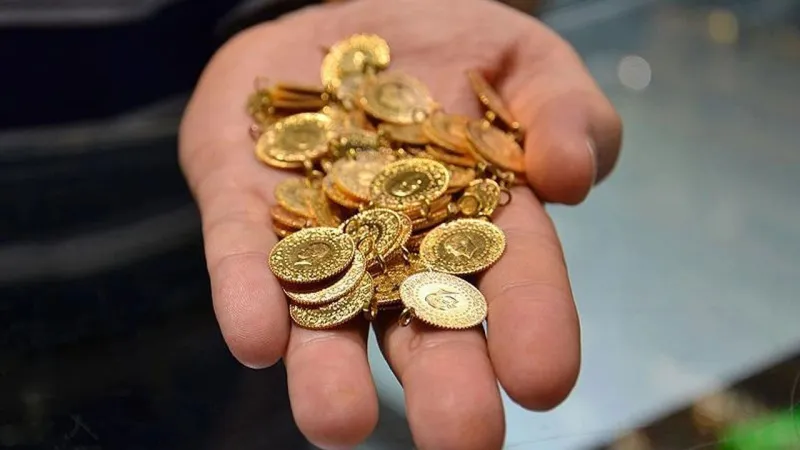 Altın Fiyatları Rekor Kırdı! Yatırımcılar Ne Yapmalı?
