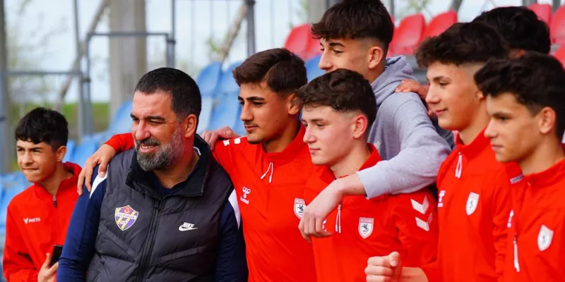 Arda Turan Süper Lig'e Veda Mı Ediyor? İşte İstanbul'daki O Ziyaret!