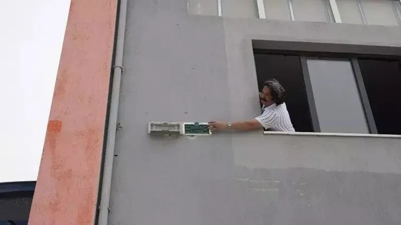 Aydınlı İş İnsanı Ofisinde Arı Yetiştiriyor! Görenler Şaşkın