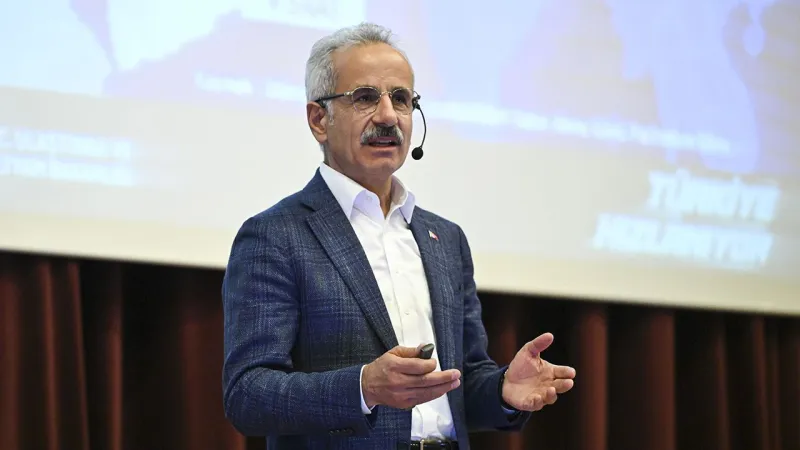 İstanbul'a Yeni Demiryolu Hattı Müjdesi! Bakan Uraloğlu Açıkladı