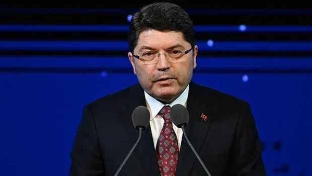Adalet Bakanı Tunç'tan Özgür Özel'e boykot eleştirisi