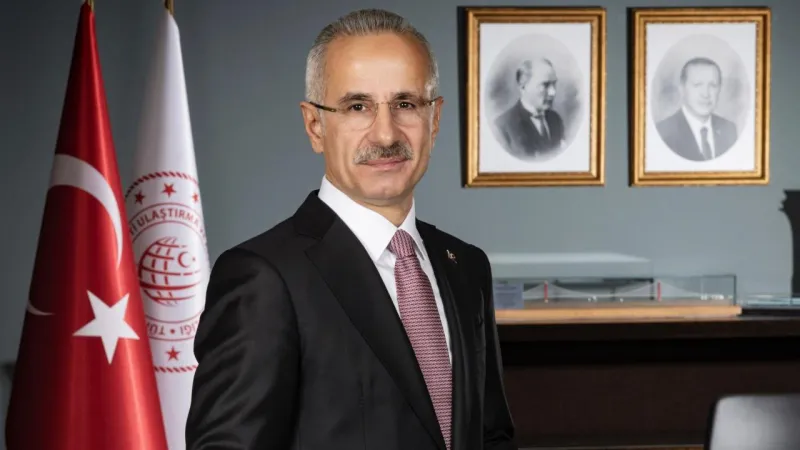 Uraloğlu'ndan TikTok'a Sıkı Uyarı! Dijital Platformlara Yeni Düzenleme mi?