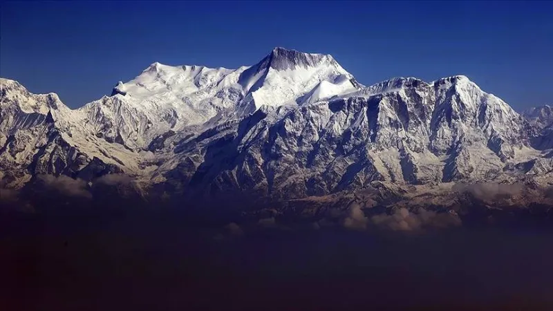 Everest'te Ölüm! Zirve Yakınında Hintli Dağcı Şüpheli Şekilde Öldü