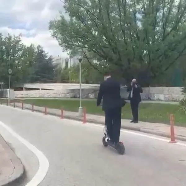 CHP'li Vekil Meclis'e Skuterle Geldi: Sebep Şaşırtıcı!