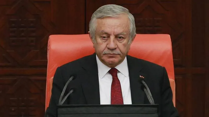 TBMM'de Kürtçe Krizi: MHP'li Adan Mikrofonu Kapattı!