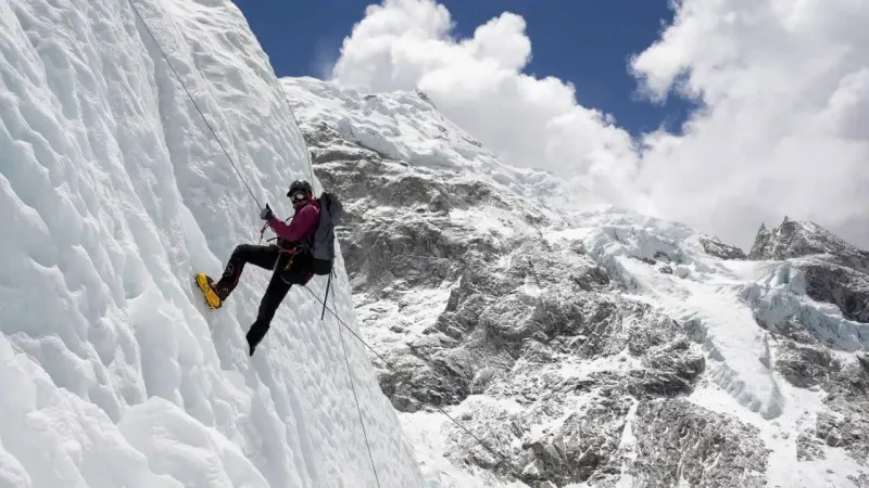 Everest'te Facia! Filipinli Dağcı Yorgunluktan Öldü!