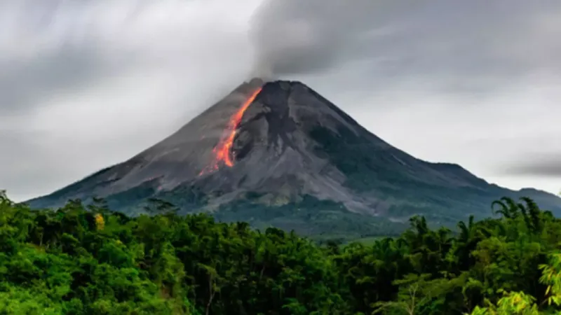 Kanlaon Yanardağı Küstahça Kükredi! Filipinler'de Alarm!