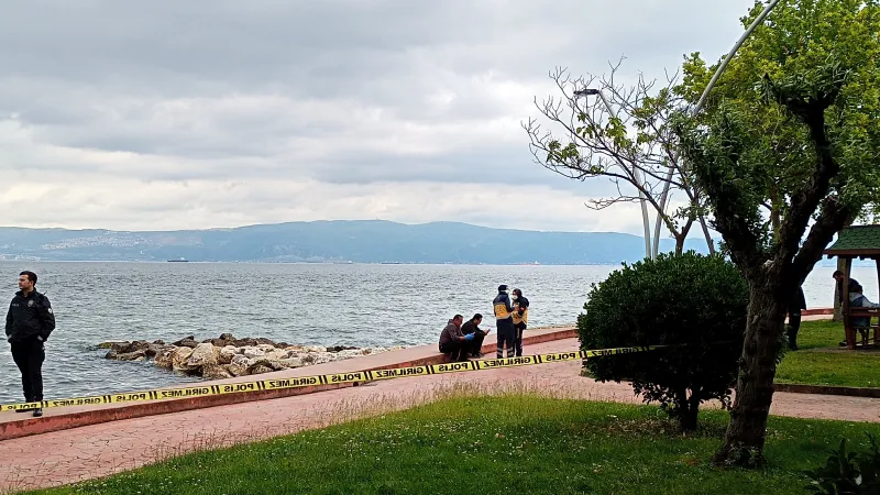 Kocaeli'de Şok! Kayalıklarda Erkek Cesedi Bulundu!