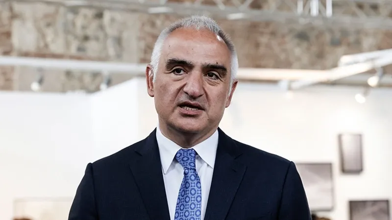 Kurban Bayramı Tatili 9 Gün Mü Oluyor? Bakan Ersoy Açıkladı!