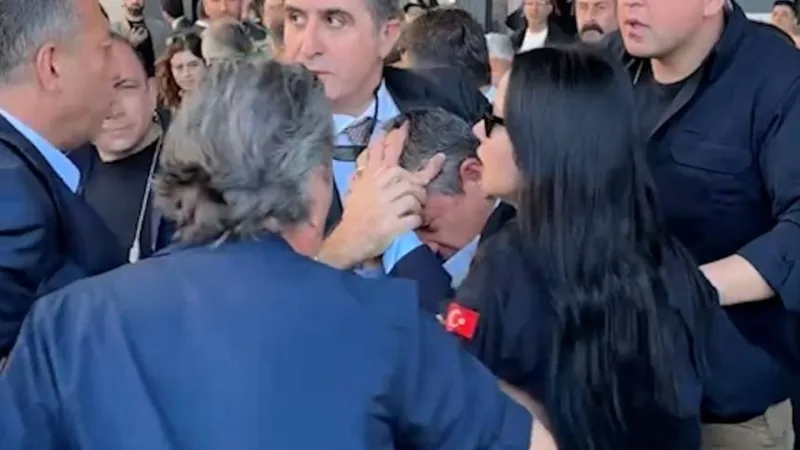 Özgür Özel'e Saldıran Şok İsim: Çocuk Katili mi?