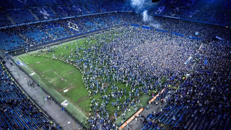 Hamburg'da Şampiyonluk Coşkusu Kabusa Döndü: İzdihamda Yaralılar!