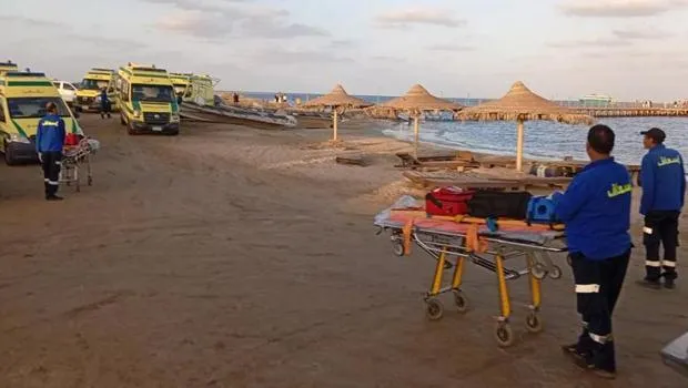 Mısır'da turist denizaltısı battı: 6 ölü, 9 yaralı