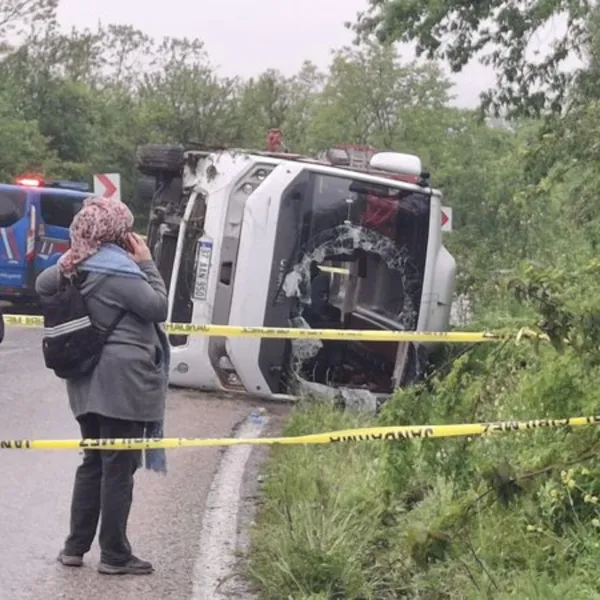 Sinop'ta Tur Otobüsü Faciası! 18 Yaralı, Sis Kazaya Mı Neden Oldu?