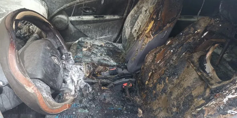 Esenyurt'ta Korkunç Olay! Ölüm Tehdidiyle Otomobil Alev Alev