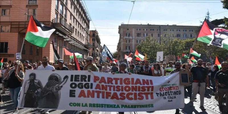 Roma'da İsrail'in Gazze'de yürüttüğü soykırım protesto edildi
