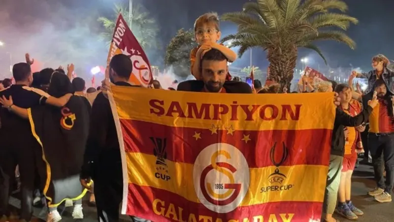 Şampiyon Galatasaray İzmir'e iniş yaptı