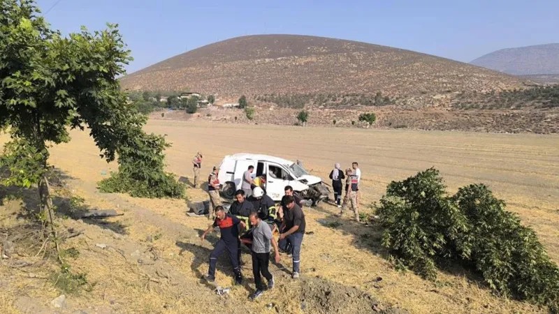 Hatay'da Kamyonet Tarlaya Uçtu! İşte Yaralıların Durumu