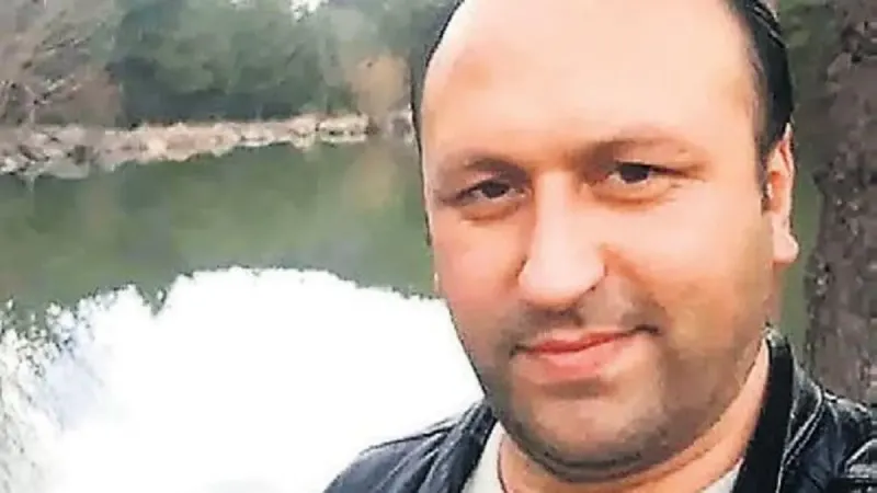 Trafikte yol verme kavgası can aldı