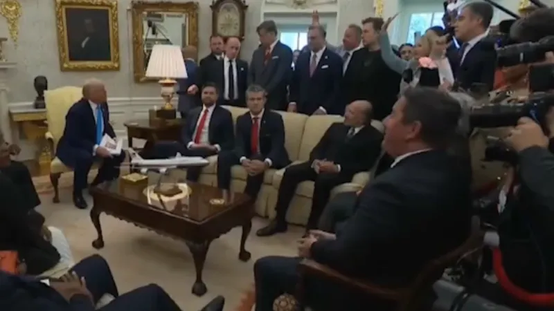 Trump'tan Gazeteciye Şok Sözler: Defolup Gitmelisin!