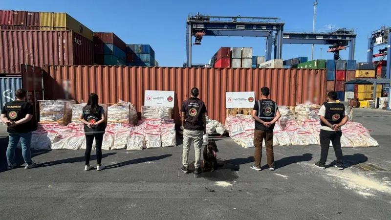Türkiye ile İspanya'dan ortak operasyon: 1,7 ton kokain ele geçirildi