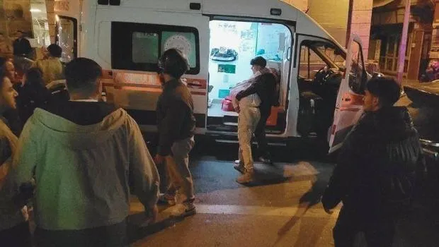 Tuvalet kavgası kanlı bitti: 2 yaralı