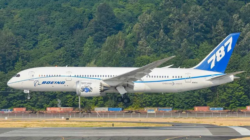 Uçak düştü, hisseler çakıldı: Boeing'in başı dertte