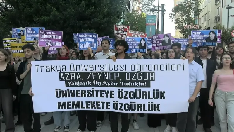 Üniversite öğrencileri: Üniversite gençliği olarak, ülke monarşiye dönmesin diye mücadele ediyoruz